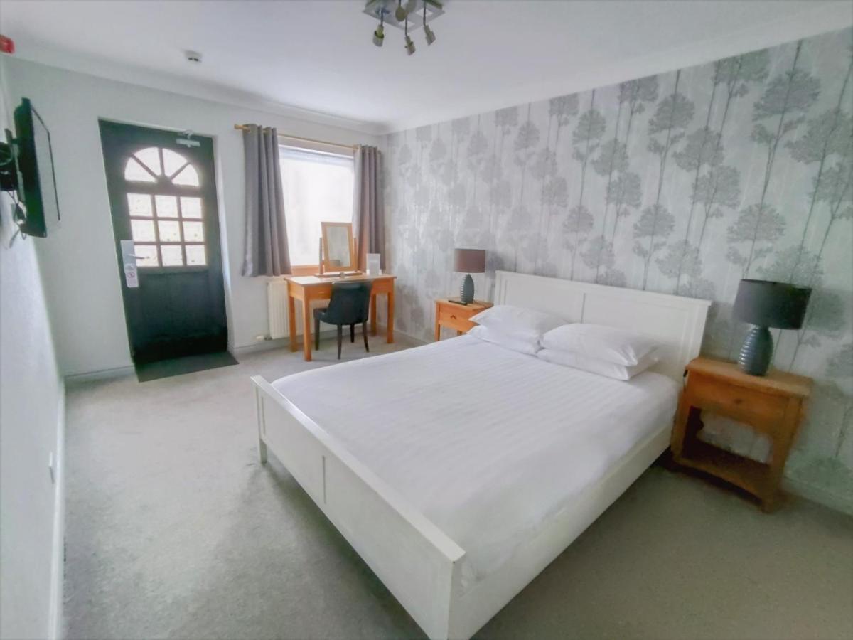 Woodcote Hotel Hooton ภายนอก รูปภาพ